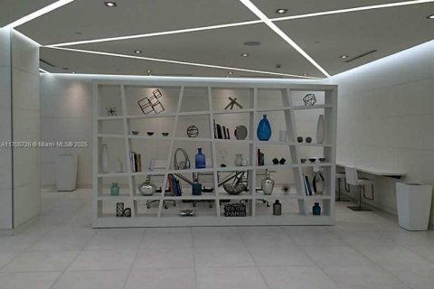 Condominio en venta en Miami, Florida, 1 dormitorio, 62.43 m2 № 1958882 - foto 23