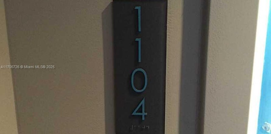 Condominio en Miami, Florida, 1 dormitorio № 1958882