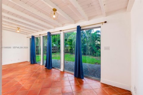 Снять в аренду виллу или дом в Форт-Лодердейл, Флорида 3 спальни, 116.13м2, № 2049678 - фото 7