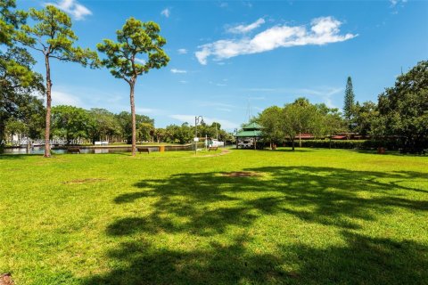 Снять в аренду виллу или дом в Форт-Лодердейл, Флорида 3 спальни, 116.13м2, № 2049678 - фото 25