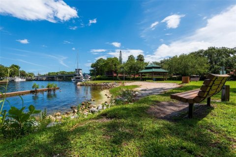 Снять в аренду виллу или дом в Форт-Лодердейл, Флорида 3 спальни, 116.13м2, № 2049678 - фото 24