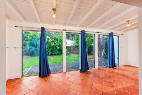 Снять в аренду виллу или дом в Форт-Лодердейл, Флорида 3 спальни, 116.13м2, № 2049678 - фото 8