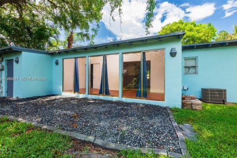 Снять в аренду виллу или дом в Форт-Лодердейл, Флорида 3 спальни, 116.13м2, № 2049678 - фото 20