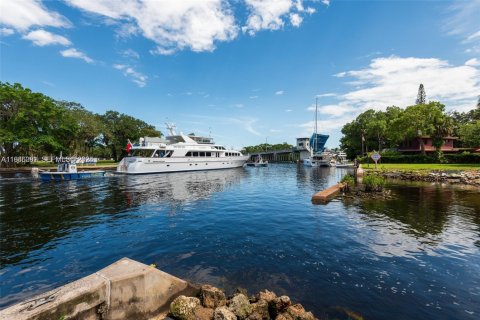 Снять в аренду виллу или дом в Форт-Лодердейл, Флорида 3 спальни, 116.13м2, № 2049678 - фото 22
