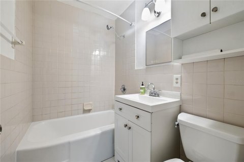 Снять в аренду виллу или дом в Тампа, Флорида 5 комнат, 115.48м2, № 1913530 - фото 13