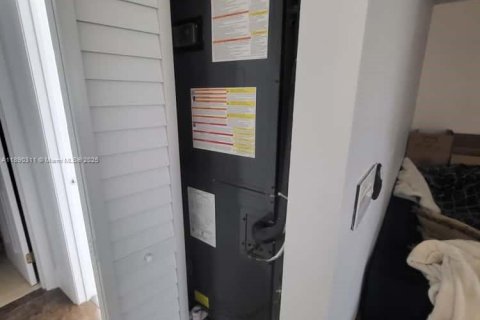 Condominio en alquiler en Pembroke Pines, Florida, 3 dormitorios, 87.33 m2 № 1943422 - foto 17