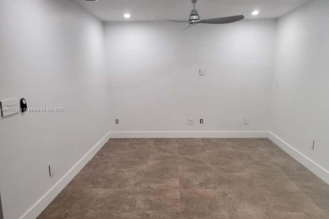 Condominio en alquiler en Pembroke Pines, Florida, 3 dormitorios, 87.33 m2 № 1943422 - foto 15