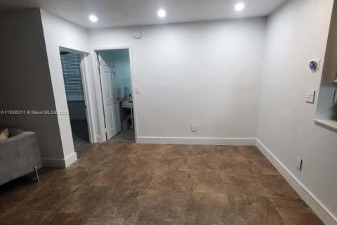 Condominio en Pembroke Pines, Florida, 3 dormitorios  № 1943422