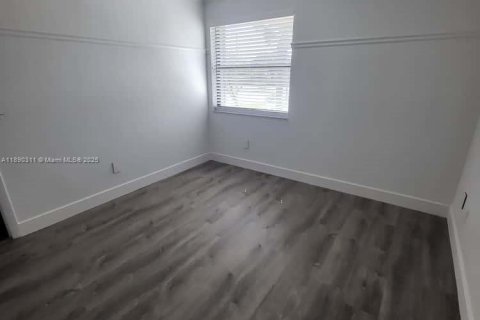 Condominio en alquiler en Pembroke Pines, Florida, 3 dormitorios, 87.33 m2 № 1943422 - foto 13