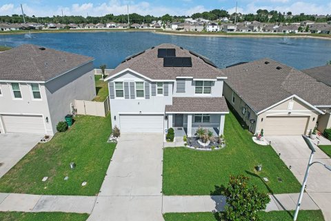Villa ou maison à vendre à Zephyrhills, Floride: 5 chambres, 242.01 m2 № 2212165 - photo 3