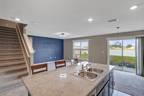 Villa ou maison à vendre à Zephyrhills, Floride: 5 chambres, 242.01 m2 № 2212165 - photo 11