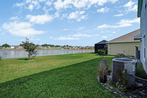 Villa ou maison à vendre à Zephyrhills, Floride: 5 chambres, 242.01 m2 № 2212165 - photo 25