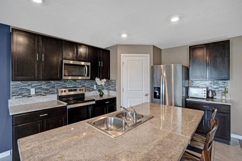 Villa ou maison à vendre à Zephyrhills, Floride: 5 chambres, 242.01 m2 № 2212165 - photo 10