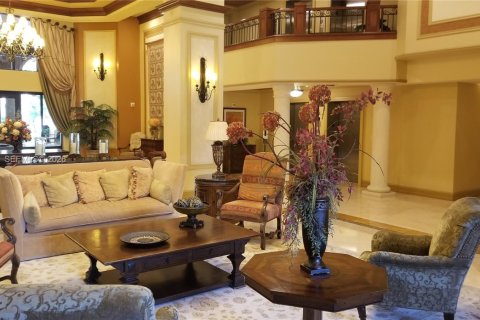 Condo in Coral Gables, Florida, 1 bedroom № 2274656 - photo 11