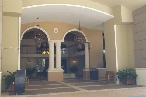Condo in Coral Gables, Florida, 1 bedroom № 2274656 - photo 7