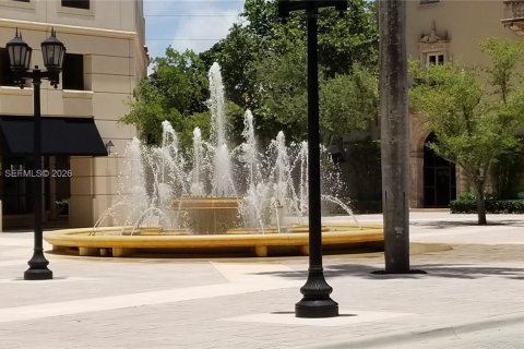 Condo in Coral Gables, Florida, 1 bedroom № 2274656 - photo 4