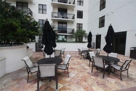 Condo in Coral Gables, Florida, 1 bedroom № 2274656 - photo 27