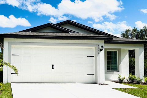 Villa ou maison à louer à Vero Beach, Floride: 2 chambres, 95.88 m2 № 2429828 - photo 2
