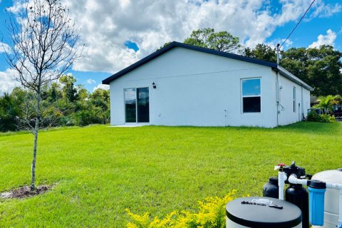 Villa ou maison à louer à Vero Beach, Floride: 2 chambres, 95.88 m2 № 2429828 - photo 3