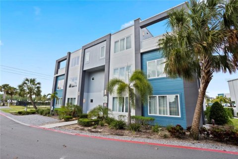 Condo in Four Corners, Florida, 4 bedrooms  № 1637923 - photo 1