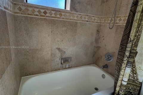 Condo in Coconut Creek, Florida, 3 bedrooms  № 1775312 - photo 23