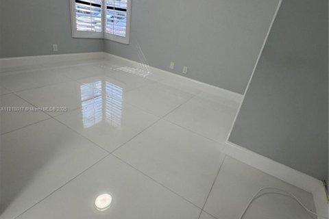 Condo in Coconut Creek, Florida, 3 bedrooms  № 1775312 - photo 25