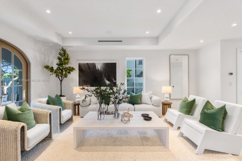 Купить виллу или дом в Палм-Бич, Флорида 4 спальни, 390.19м2, № 2063149 - фото 11