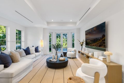 Купить виллу или дом в Палм-Бич, Флорида 4 спальни, 390.19м2, № 2063149 - фото 15