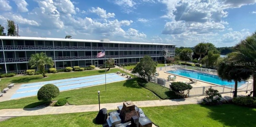 Condominio en Winter Haven, Florida, 1 dormitorio  № 1536870