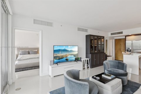 Condo in Miami Beach, Florida, 1 bedroom  № 1967011 - photo 8
