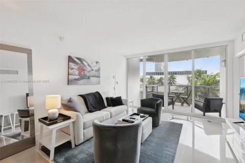 Condo in Miami Beach, Florida, 1 bedroom  № 1967011 - photo 5