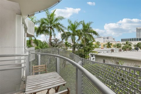 Condo in Miami Beach, Florida, 1 bedroom  № 1967011 - photo 30