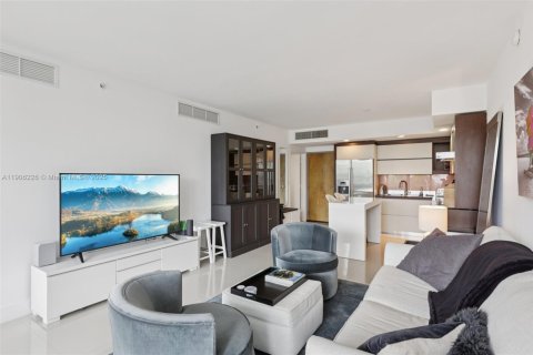 Condo in Miami Beach, Florida, 1 bedroom  № 1967011 - photo 9