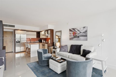 Condo in Miami Beach, Florida, 1 bedroom  № 1967011 - photo 7