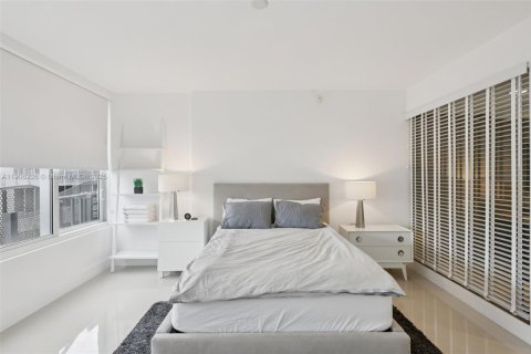 Condo in Miami Beach, Florida, 1 bedroom  № 1967011 - photo 15