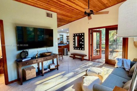 House in Marathon, Florida 2 bedrooms, 88.63 sq.m. № 2040557 - photo 19