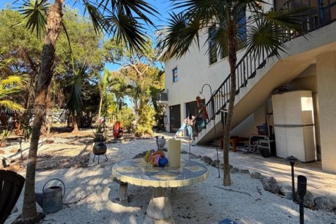 House in Marathon, Florida 2 bedrooms, 88.63 sq.m. № 2040557 - photo 7