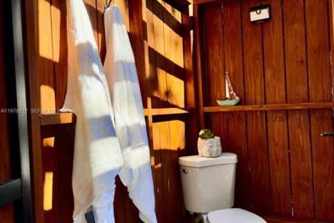 House in Marathon, Florida 2 bedrooms, 88.63 sq.m. № 2040557 - photo 13