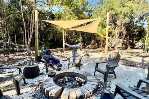 House in Marathon, Florida 2 bedrooms, 88.63 sq.m. № 2040557 - photo 6