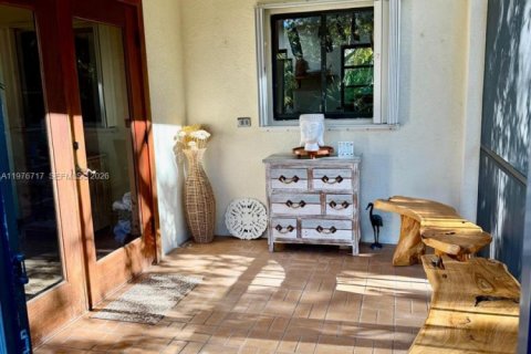 House in Marathon, Florida 2 bedrooms, 88.63 sq.m. № 2040557 - photo 15