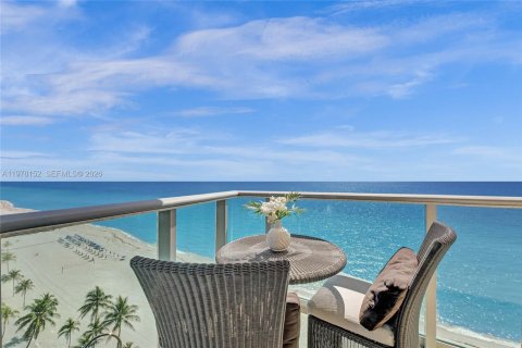 Condo in Hollywood, Florida, 2 bedrooms  № 2041882