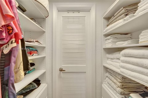 Condo in Hollywood, Florida, 2 bedrooms  № 2041882 - photo 29