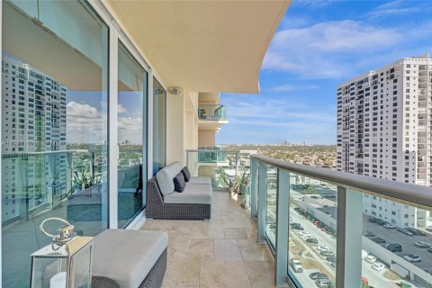 Condo in Hollywood, Florida, 2 bedrooms  № 2041882 - photo 5