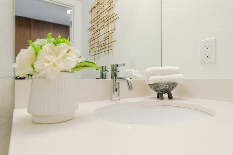 Casa en alquiler en Hialeah, Florida № 2033206 - foto 8