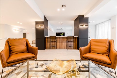 Casa en alquiler en Hialeah, Florida № 2033206 - foto 16