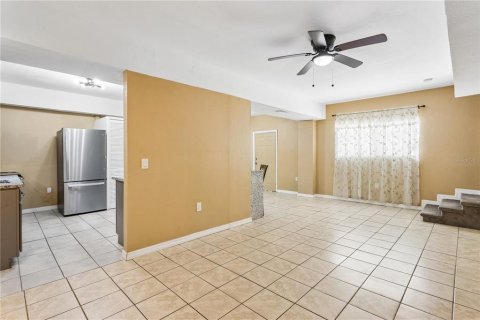 Appartement à louer à Orlando, Floride: 3 chambres, 139.35 m2 № 2304567 - photo 3