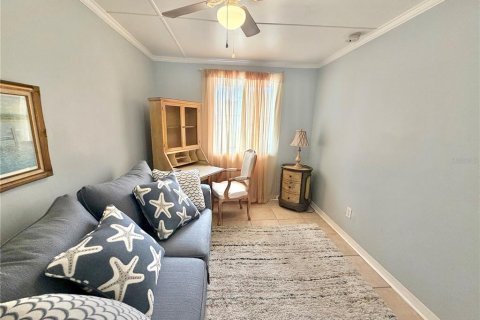Condo in Clermont, Florida, 2 bedrooms № 2208068 - photo 13