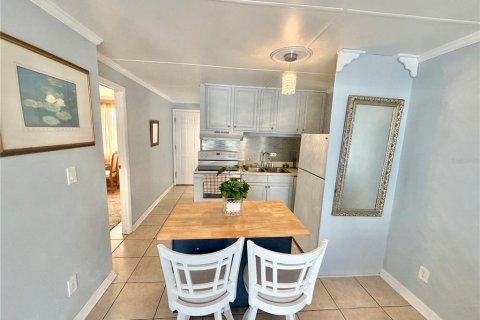 Condo in Clermont, Florida, 2 bedrooms № 2208068 - photo 6