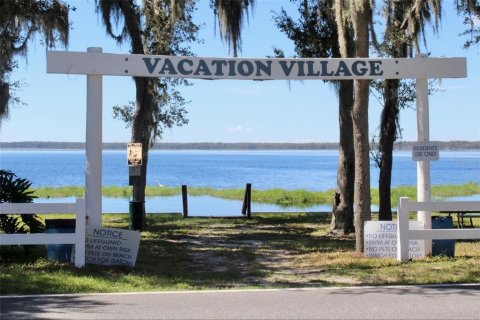 Condo in Clermont, Florida, 2 bedrooms № 2208068 - photo 30