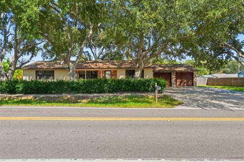 House in Largo, Florida 3 bedrooms, 147.9 sq.m. № 2297049 - photo 3